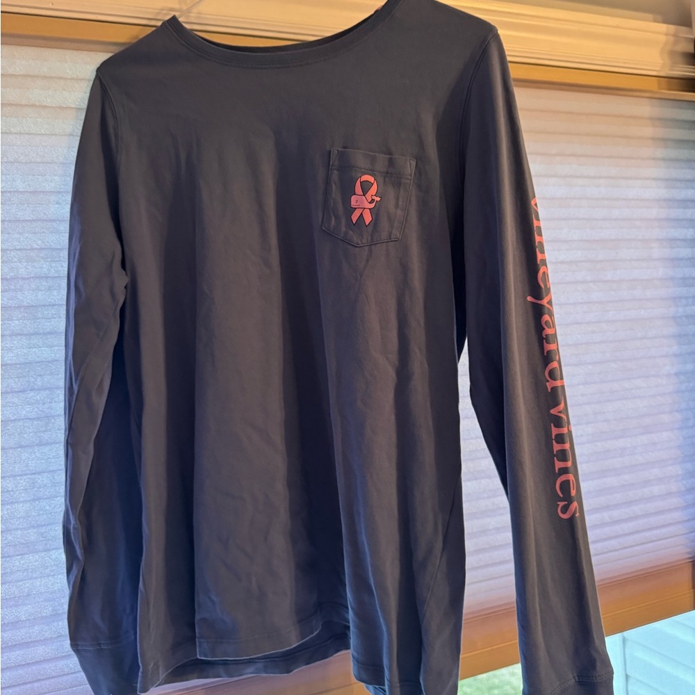 Vineyard Vines women’s Long-Sleeve Pocket Tee in Navy with Pink Logo